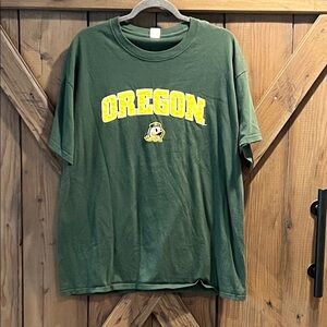 Vintage College T-Shirt Oregon Ducks Size XL.  Green University of Oregon.